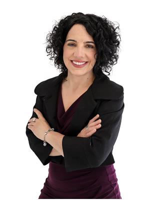 Heidi Hromada, Associate